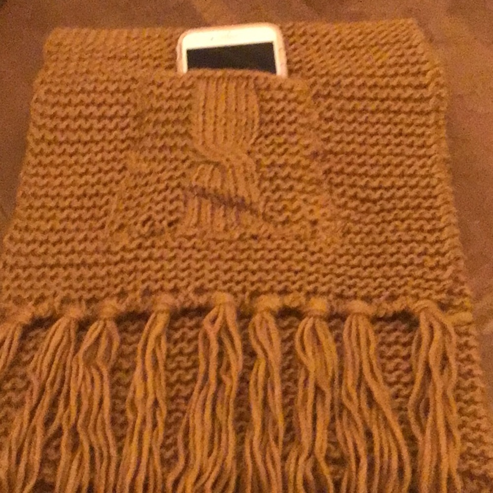 NEW BEAUTIFUL KNIT SCARF WITH POCKETS WINE COLOR - Picture 6 of 10